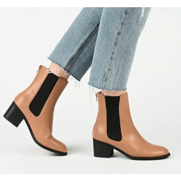 Journee Collection NWOT Camel Brown Nigella Tru Comfort Foam Chelsea Boots 10 - Picture 1 of 8